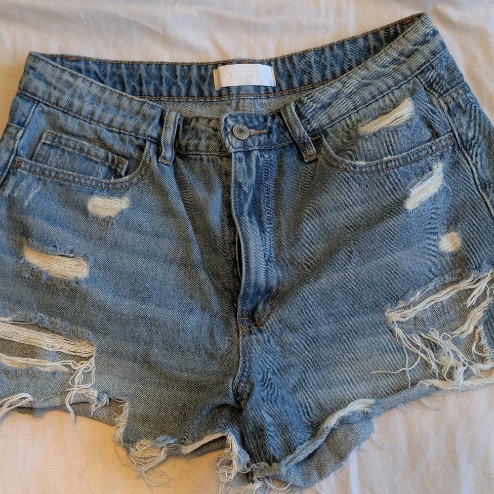 Vervet Size Large Distressed Shorts 3in Inseam